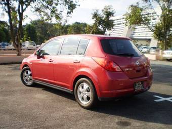 2005 Nissan Tiida Pictures