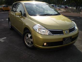 2005 Nissan Tiida Pictures