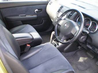 2005 Nissan Tiida Pictures