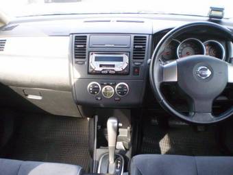 2005 Nissan Tiida Pictures