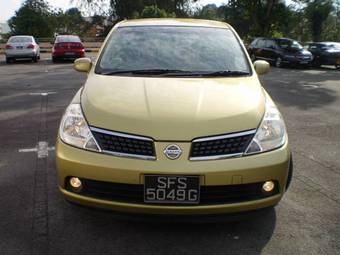 2005 Nissan Tiida Photos