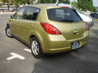 2005 Nissan Tiida Photos