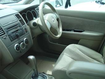 2005 Nissan Tiida Pictures