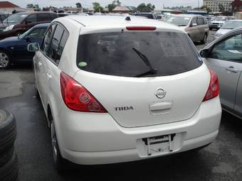 2005 Nissan Tiida Photos