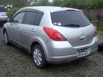 2005 Nissan Tiida Pictures