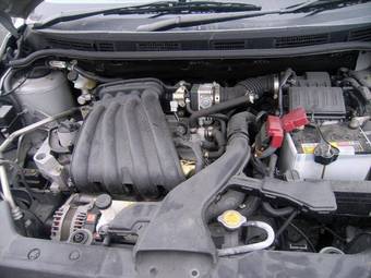 2005 Nissan Tiida Pictures