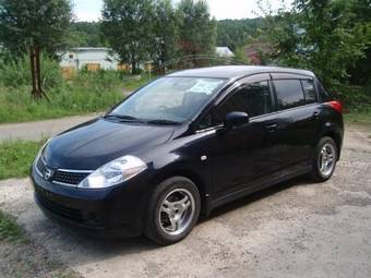 2005 Nissan Tiida Pictures