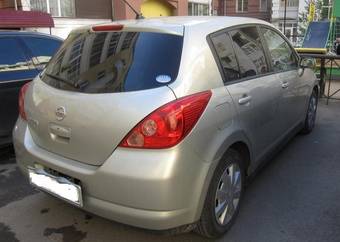 2005 Nissan Tiida Pictures