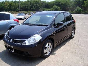 2005 Nissan Tiida Photos