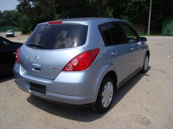 2005 Nissan Tiida Pictures