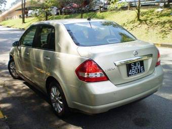 2005 Nissan Tiida Photos