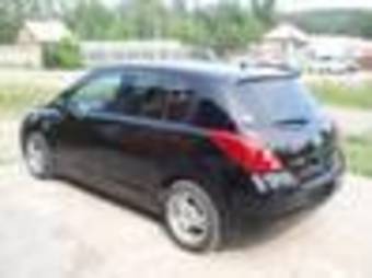 2005 Nissan Tiida Pictures