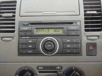 2005 Nissan Tiida Pics