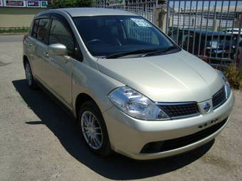 2005 Nissan Tiida Pictures