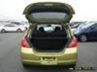 2005 Nissan Tiida Images