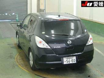 2005 Nissan Tiida Photos