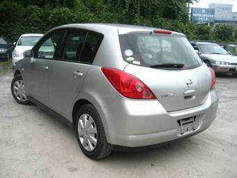 2005 Nissan Tiida Photos
