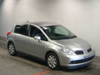 2005 Nissan Tiida Pictures