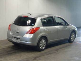 2005 Nissan Tiida Photos