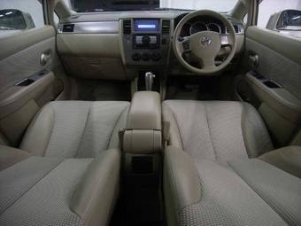 2005 Nissan Tiida Photos