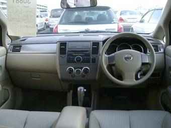 2005 Nissan Tiida Pictures