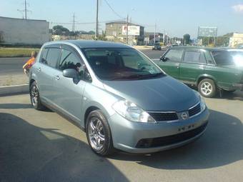 2005 Nissan Tiida Photos