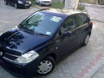 2005 Nissan Tiida Pictures