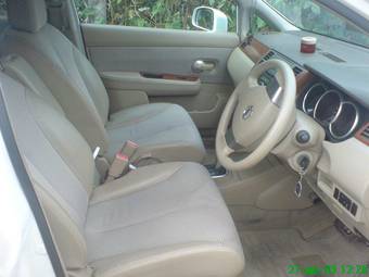 2005 Nissan Tiida Photos