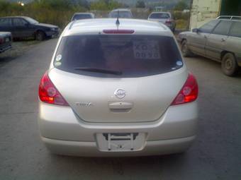 2005 Nissan Tiida Images