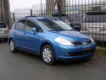 2005 Nissan Tiida Photos