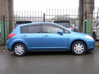 2005 Nissan Tiida Photos