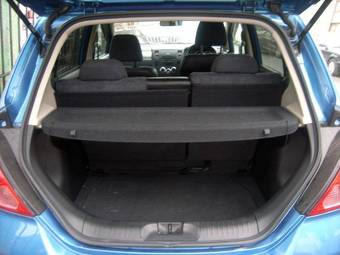 2005 Nissan Tiida Photos