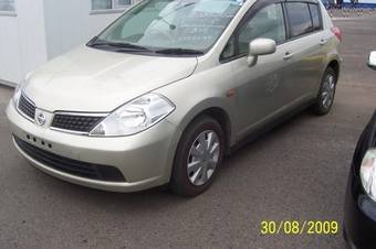 2005 Nissan Tiida Photos