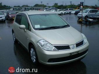 2005 Nissan Tiida Photos