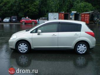 2005 Nissan Tiida Pictures