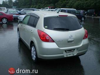 2005 Nissan Tiida Photos