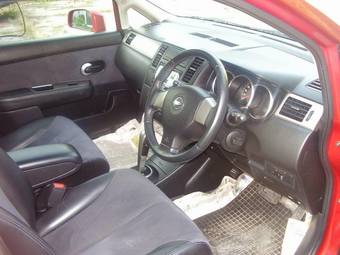 2005 Nissan Tiida Images