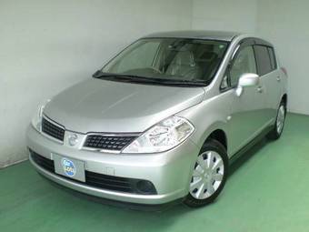 2005 Nissan Tiida Photos