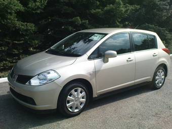 2005 Nissan Tiida Photos