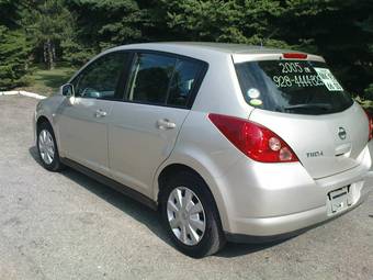 2005 Nissan Tiida Pictures