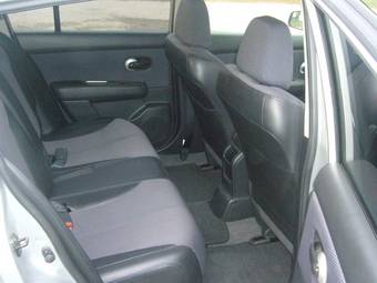 2005 Nissan Tiida Pictures