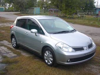 2005 Nissan Tiida Photos