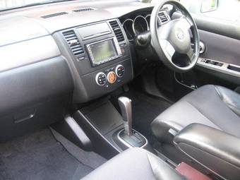 2005 Nissan Tiida Pictures