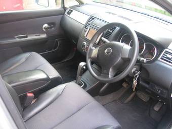 2005 Nissan Tiida Photos