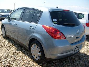 2005 Nissan Tiida Photos