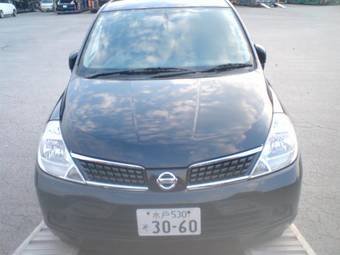 2005 Nissan Tiida Photos