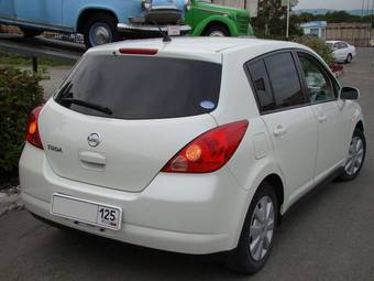 2005 Nissan Tiida Photos