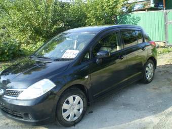 2005 Nissan Tiida Photos