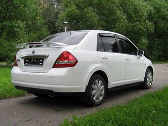 2005 Nissan Tiida Photos