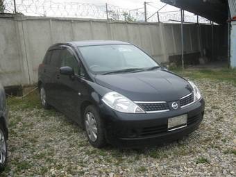 2005 Nissan Tiida Photos